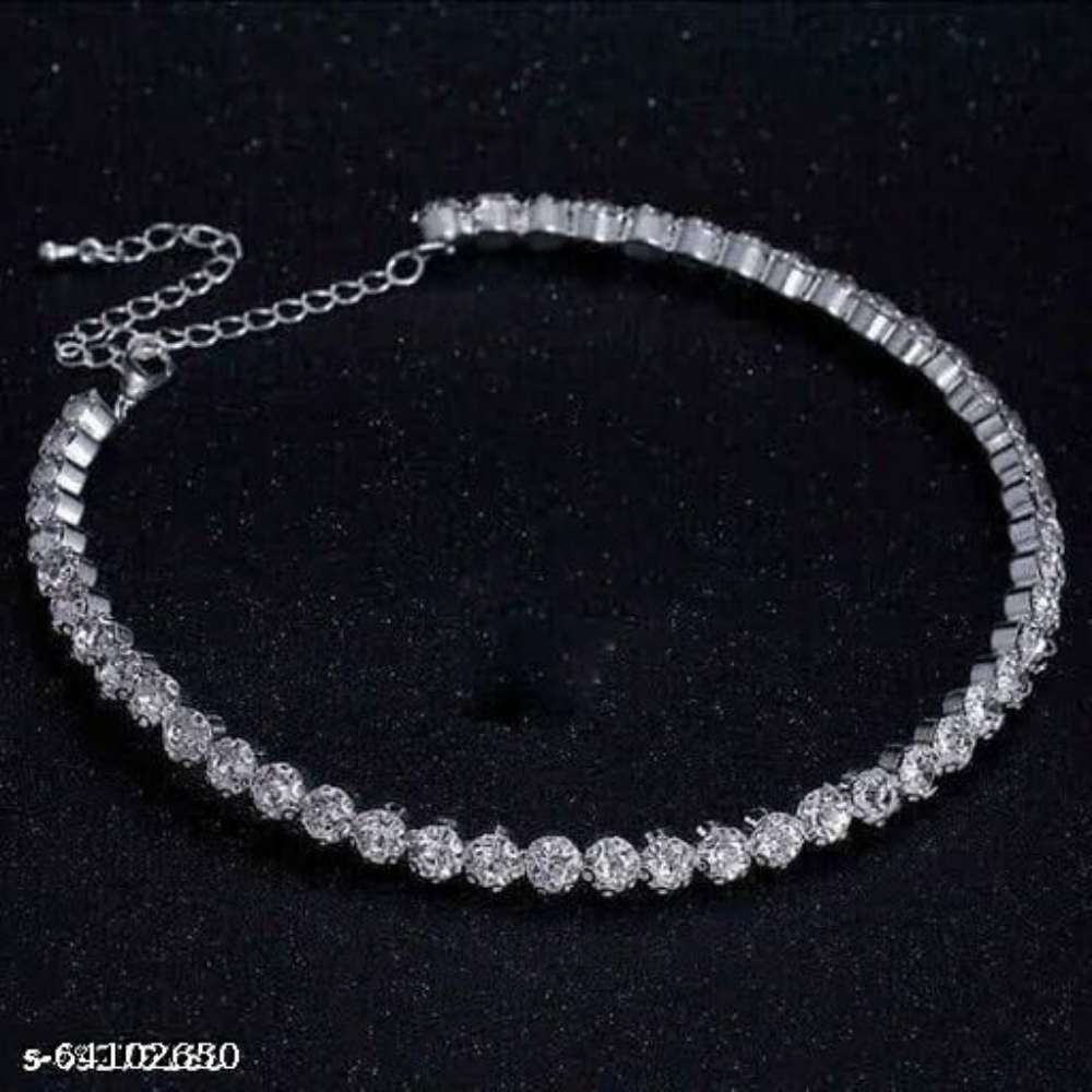 Sizzling Fancy Women Necklaces & Chains