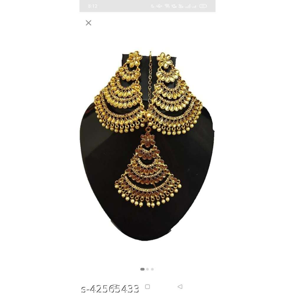 Latest Earrings & Studs